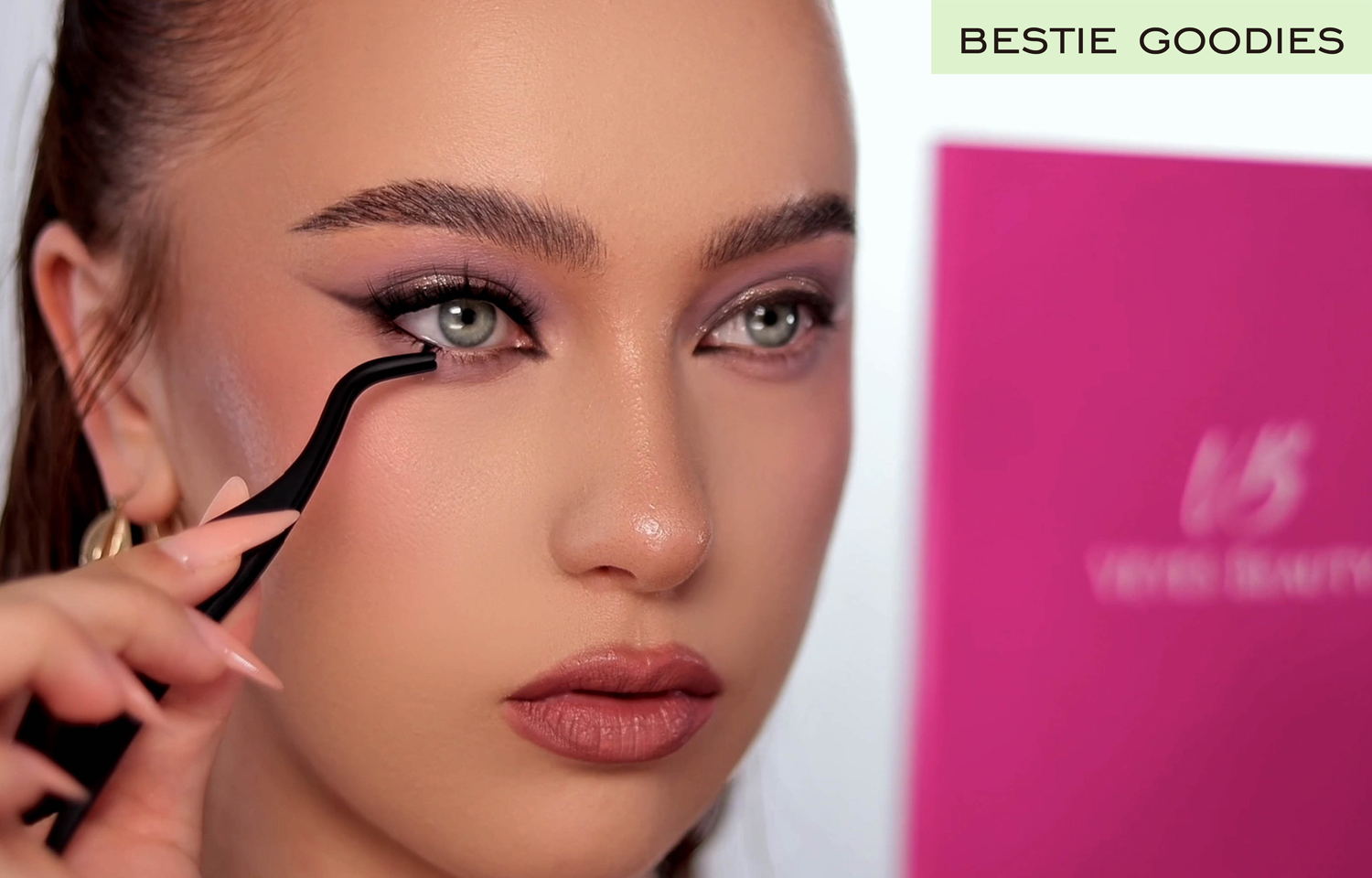 How to Choose the Right Lashes for Beginners?